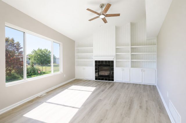 6109 NW 50th Street, Johnston, IA 50131