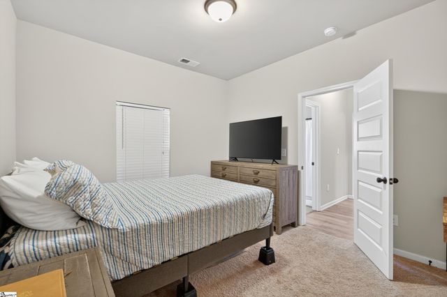 207 E Deer Drive, Greenville, SC 29611