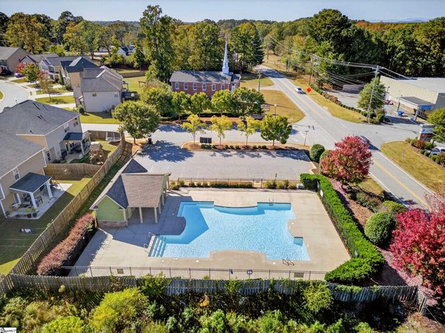 207 E Deer Drive, Greenville, SC 29611