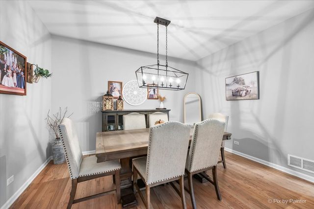 279 Garden Drive, Elgin, IL 60124