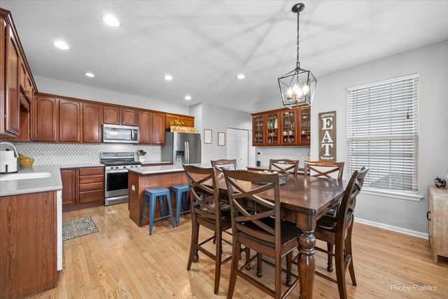 279 Garden Drive, Elgin, IL 60124