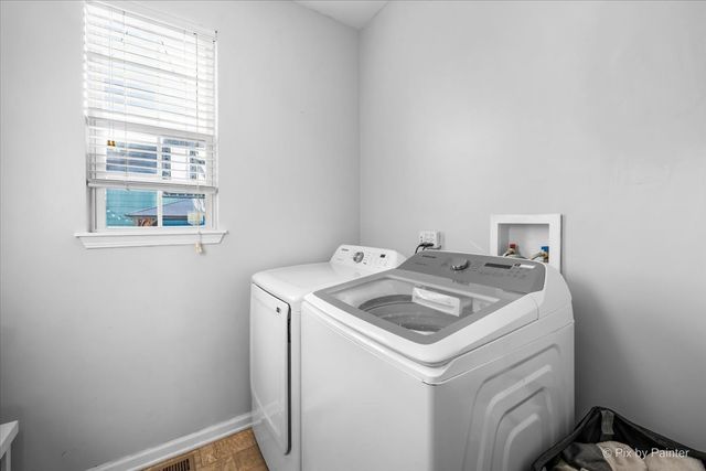 279 Garden Drive, Elgin, IL 60124