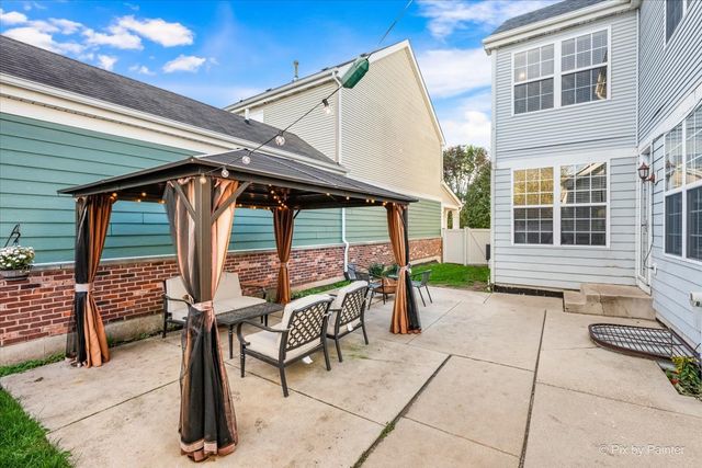 279 Garden Drive, Elgin, IL 60124