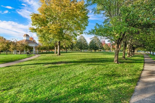 279 Garden Drive, Elgin, IL 60124