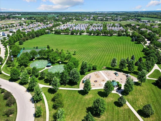 279 Garden Drive, Elgin, IL 60124