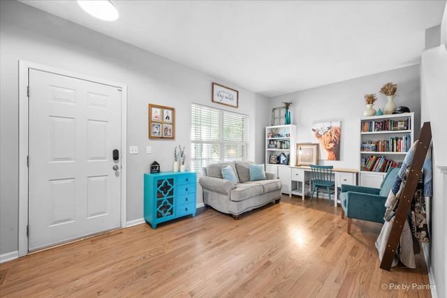 279 Garden Drive, Elgin, IL 60124