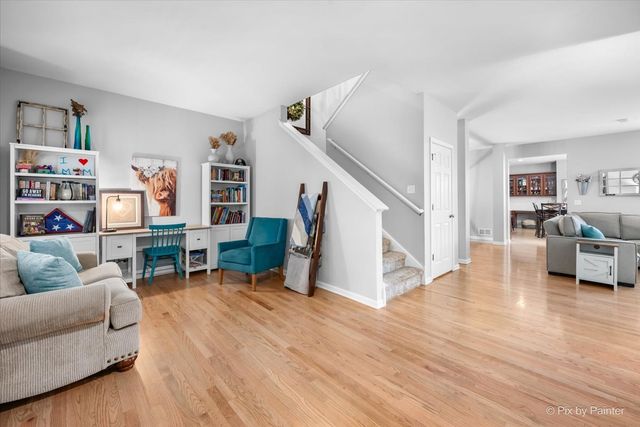 279 Garden Drive, Elgin, IL 60124