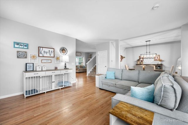 279 Garden Drive, Elgin, IL 60124