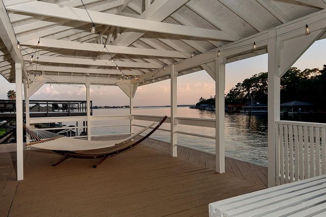 12412 Lake Vista Drive, Willis, TX 77318