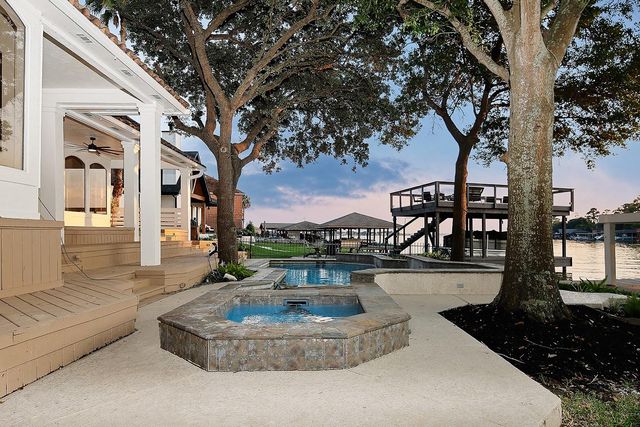 12412 Lake Vista Drive, Willis, TX 77318