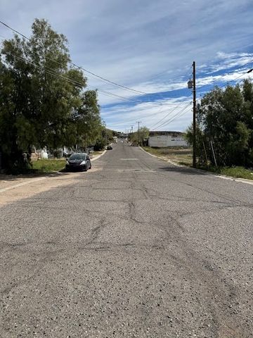 121 Walnut Street, Kingman, AZ 86401