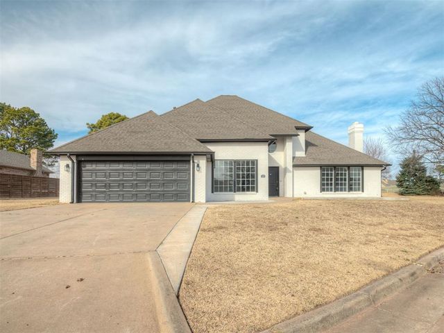 2310 Lakeside Circle, Shawnee, OK 74801