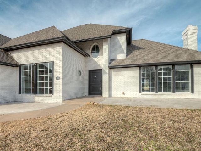 2310 Lakeside Circle, Shawnee, OK 74801