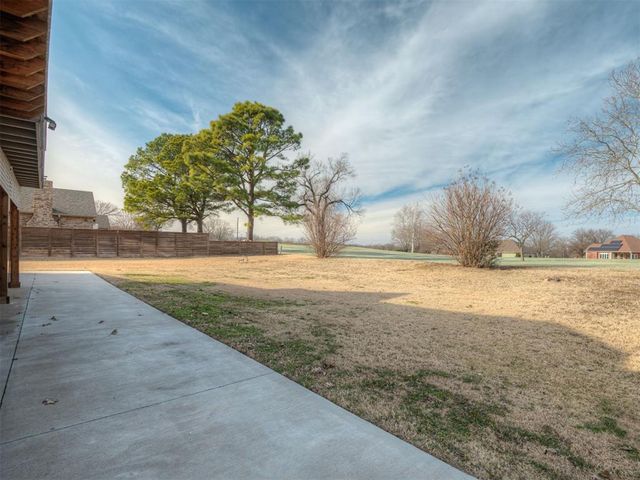 2310 Lakeside Circle, Shawnee, OK 74801