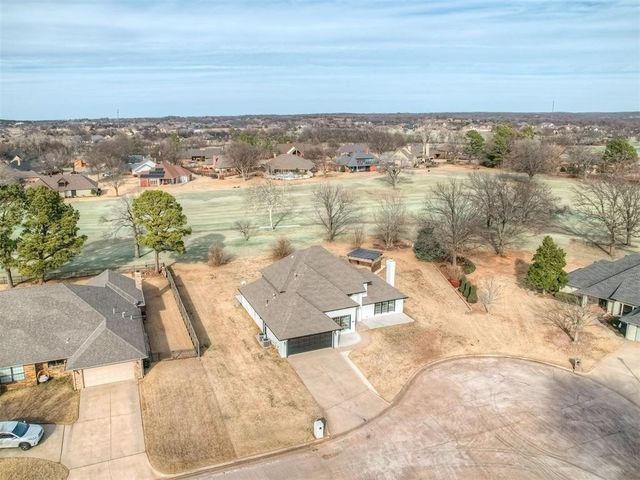 2310 Lakeside Circle, Shawnee, OK 74801