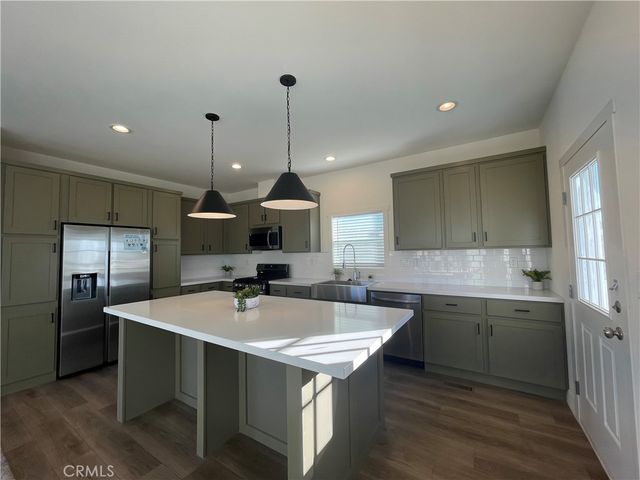 12995 6th 9, Yucaipa, CA 92399