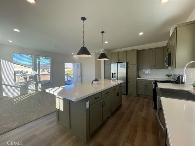 12995 6th 9, Yucaipa, CA 92399