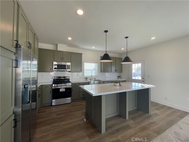 12995 6th 9, Yucaipa, CA 92399