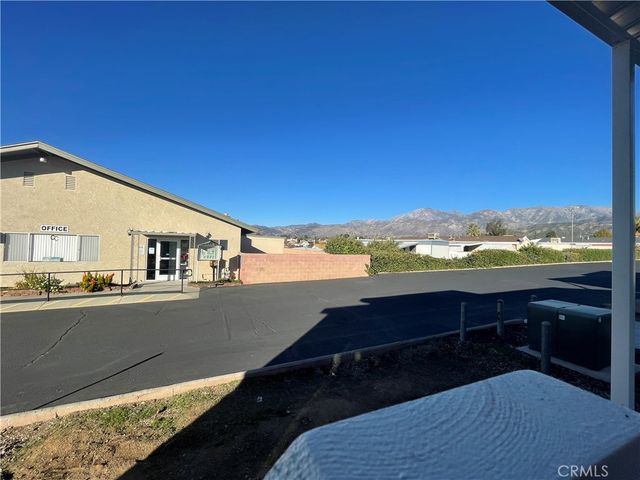 12995 6th 9, Yucaipa, CA 92399