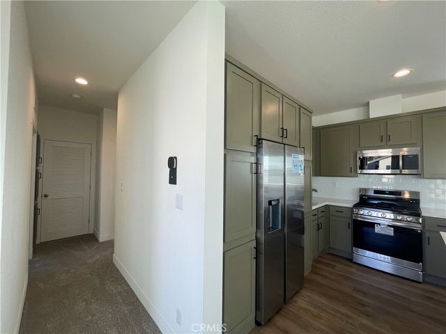 12995 6th 9, Yucaipa, CA 92399