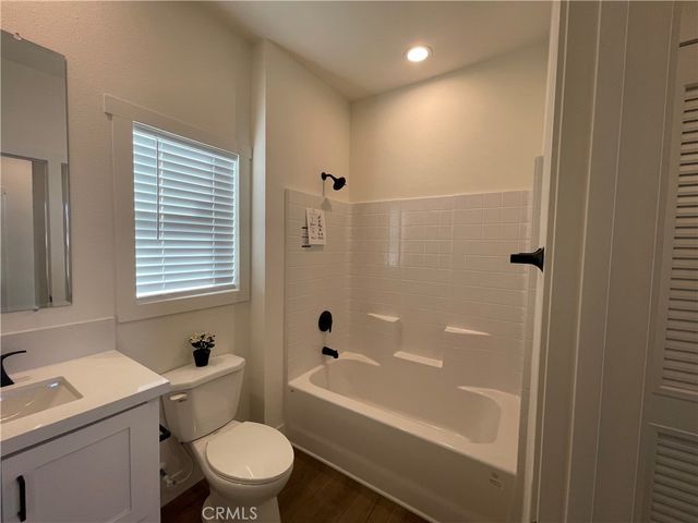 12995 6th 9, Yucaipa, CA 92399