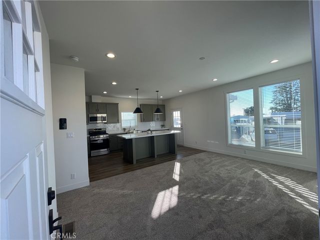 12995 6th 9, Yucaipa, CA 92399