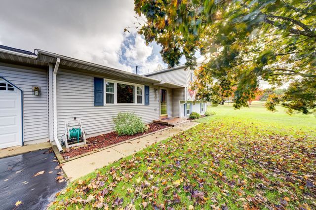 12199 S Lincoln Hollow, Cedar, MI 49621