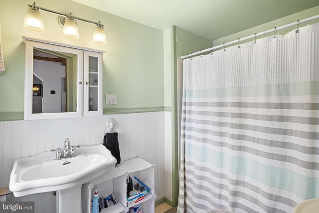 203 ALBANY AVE, Barrington, NJ 08007