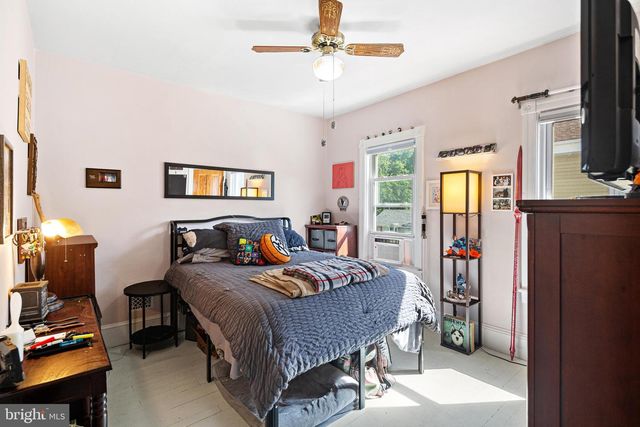 203 ALBANY AVE, Barrington, NJ 08007