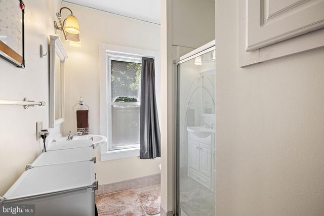 203 ALBANY AVE, Barrington, NJ 08007