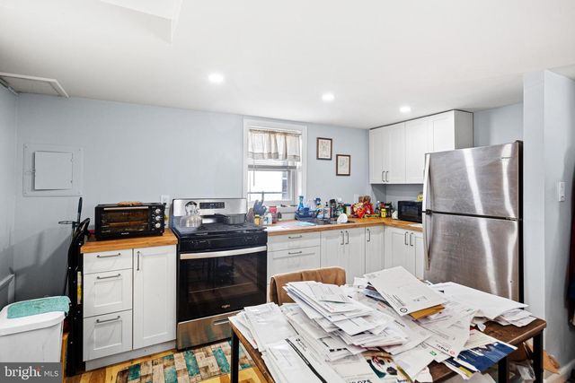 203 ALBANY AVE, Barrington, NJ 08007