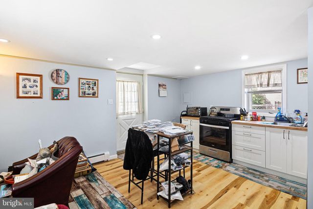 203 ALBANY AVE, Barrington, NJ 08007