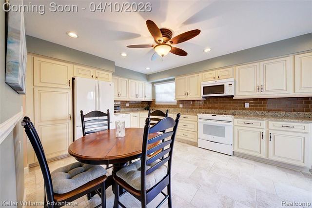 42092 Queen Anne Court, Northville, MI 48167