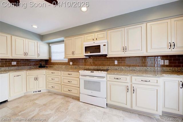 42092 Queen Anne Court, Northville, MI 48167