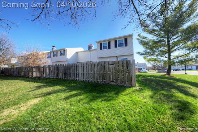 42092 Queen Anne Court, Northville, MI 48167