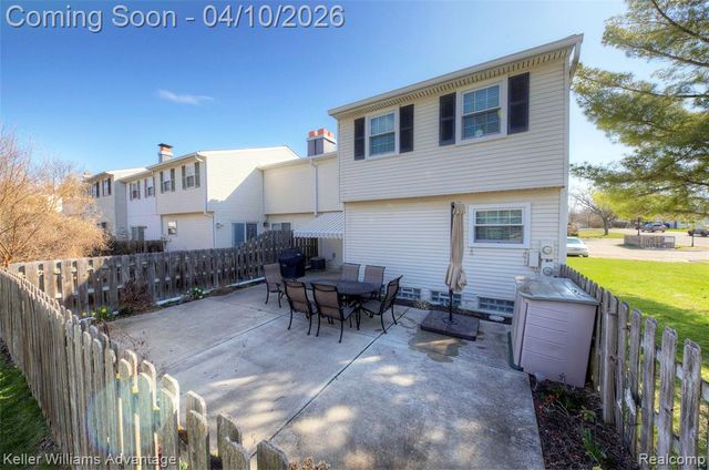 42092 Queen Anne Court, Northville, MI 48167