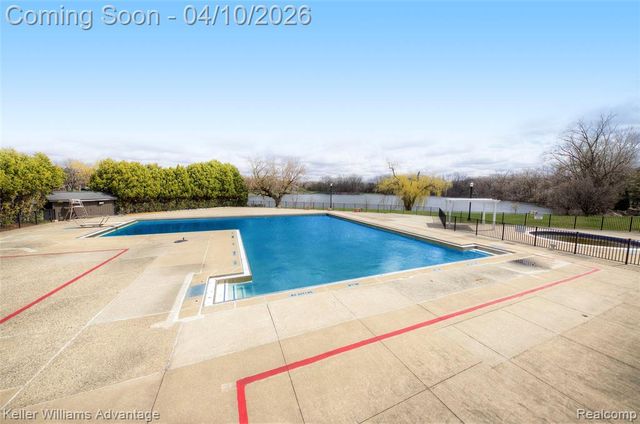 42092 Queen Anne Court, Northville, MI 48167
