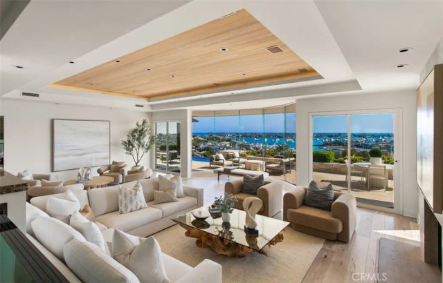 1535 Dolphin Terrace, Corona Del Mar, CA 92625