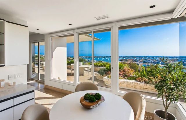 1535 Dolphin Terrace, Corona Del Mar, CA 92625