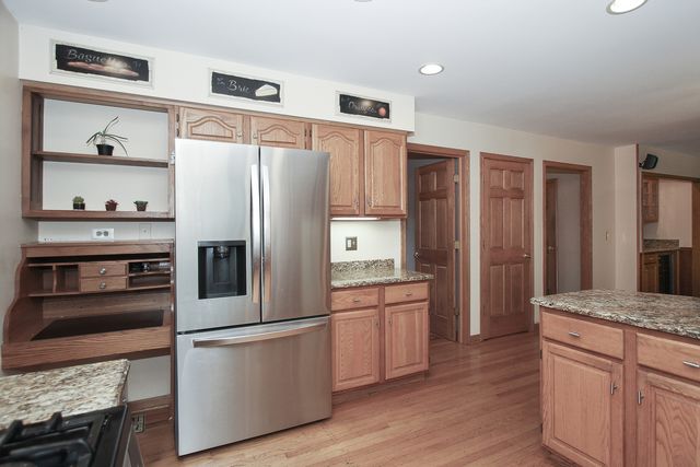 24530 Hummingbird Court, Barrington, IL 60010