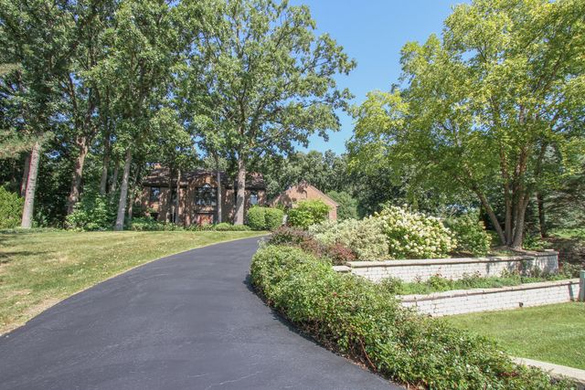 24530 Hummingbird Court, Barrington, IL 60010