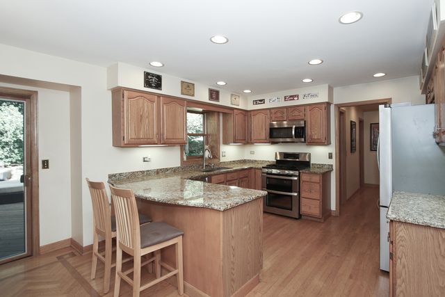24530 Hummingbird Court, Barrington, IL 60010