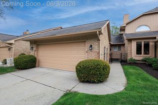 22010 River Ridge Trail, Farmington Hills, MI 48335