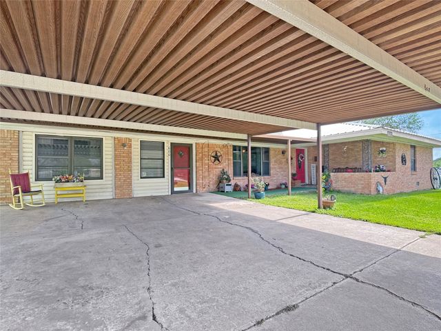 600 W Washington, Kosse, TX 76653