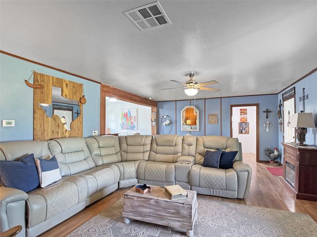 600 W Washington, Kosse, TX 76653