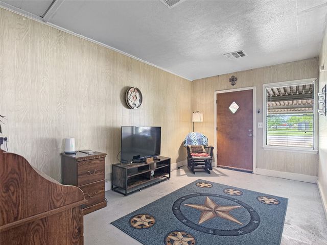 600 W Washington, Kosse, TX 76653