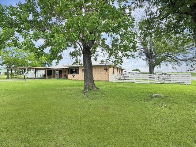 600 W Washington, Kosse, TX 76653