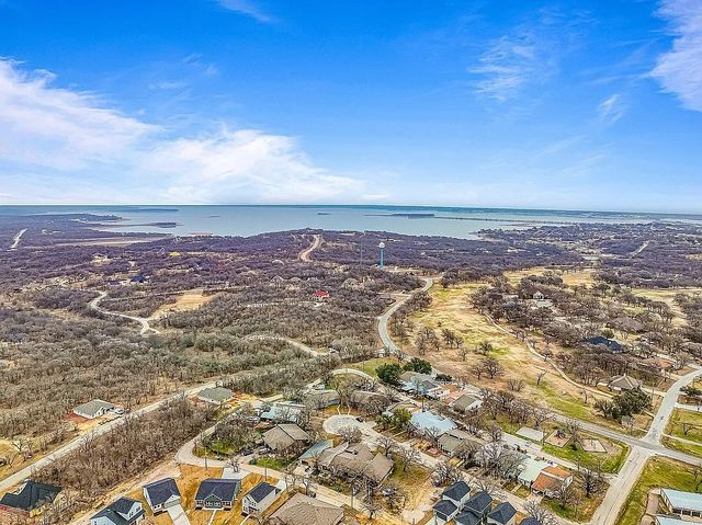 1214 Elm Court, Runaway Bay, TX 76426