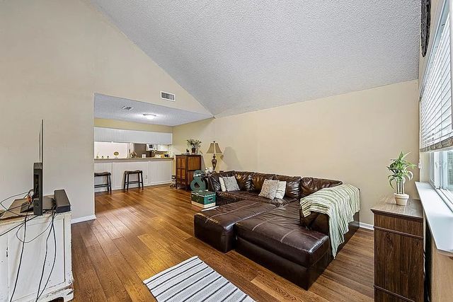 1214 Elm Court, Runaway Bay, TX 76426