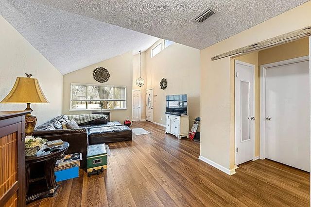 1214 Elm Court, Runaway Bay, TX 76426